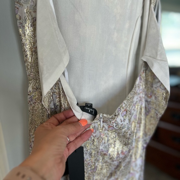 Romantic Charm White and Gold Floral Print Tied back midi dress. Never worn. - Picture 6 of 7